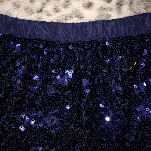 Gymboree sz 7/8 navy blue sequin skirt - Picture 2 of 4